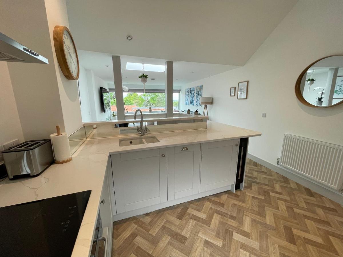 Lees Lookout Holt ,2 Bedroom Luxury Apartment With Private Parking Exterior photo